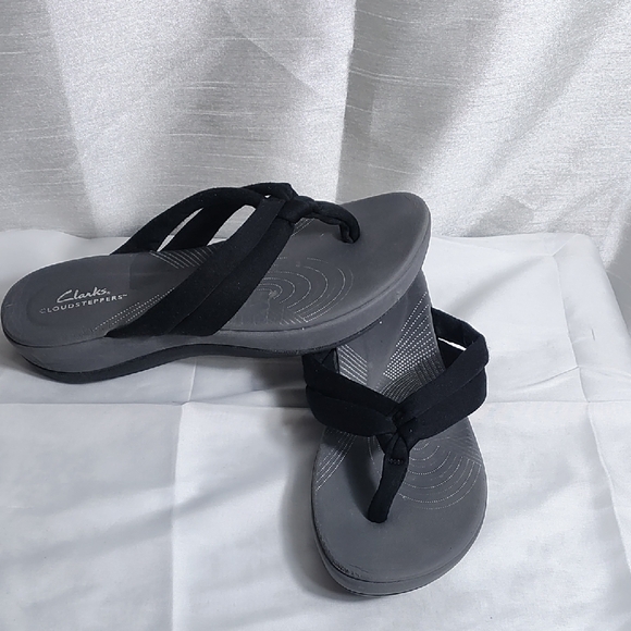 Clarks Women's Black and Gray Sandals - Picture 1 of 9